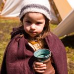 Lebendiges Mittelalter auf den Wiesen am Chiemsee im Seepark Bernau – Felden