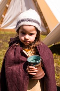 Lebendiges Mittelalter auf den Wiesen am Chiemsee im Seepark Bernau – Felden