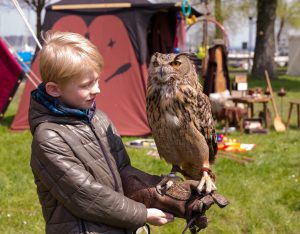 Lebendiges Mittelalter auf den Wiesen am Chiemsee im Seepark Bernau – Felden