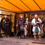 Lebendiges Mittelalter auf den Wiesen am Chiemsee im Seepark Bernau – Felden