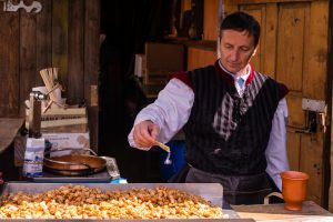 Lebendiges Mittelalter auf den Wiesen am Chiemsee im Seepark Bernau – Felden