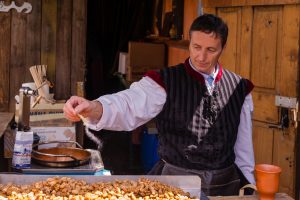 Lebendiges Mittelalter auf den Wiesen am Chiemsee im Seepark Bernau – Felden