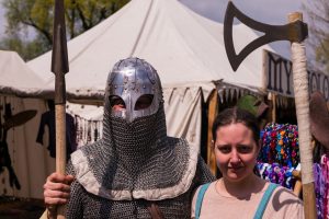 Lebendiges Mittelalter auf den Wiesen am Chiemsee im Seepark Bernau – Felden
