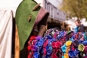 Lebendiges Mittelalter auf den Wiesen am Chiemsee im Seepark Bernau – Felden