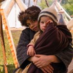 Lebendiges Mittelalter auf den Wiesen am Chiemsee im Seepark Bernau – Felden