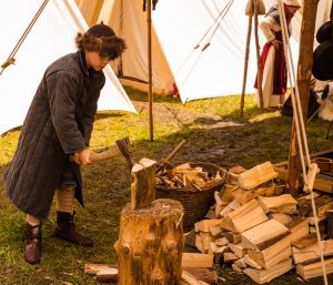Lebendiges Mittelalter auf den Wiesen am Chiemsee im Seepark Bernau – Felden