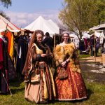 Lebendiges Mittelalter auf den Wiesen am Chiemsee im Seepark Bernau – Felden
