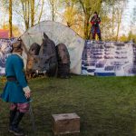 Lebendiges Mittelalter auf den Wiesen am Chiemsee im Seepark Bernau – Felden