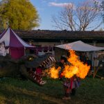 Lebendiges Mittelalter auf den Wiesen am Chiemsee im Seepark Bernau – Felden