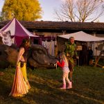 Lebendiges Mittelalter auf den Wiesen am Chiemsee im Seepark Bernau – Felden