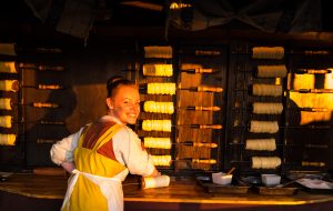 Lebendiges Mittelalter auf den Wiesen am Chiemsee im Seepark Bernau – Felden