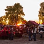 Lebendiges Mittelalter auf den Wiesen am Chiemsee im Seepark Bernau – Felden