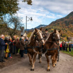 Traditioneller Leonhardiritt in Nußdorf