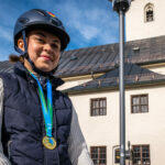 Bei den Europameisterschaften (Fite EM) in Working Equitation, der aufstrebenden Turnierform einer südeuropäischen Arbeitsreitweise, hat die 18-jährige Leonie Saugspier vom Samerberg mit ihrer 10-jährigen Stute (deutsches Sportpferd), in der Konkurrenz der Juniorenklasse M, die Goldmedaille und den Europameister-Titel gewonnen.