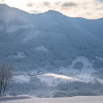 Ein Wintermärchen auf dem Samerberg: Magische Momente in verschneiter Idylle