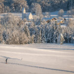 Ein Wintermärchen auf dem Samerberg: Magische Momente in verschneiter Idylle