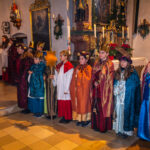 43 Sternsinger aus dem Samerberg auf dem Weg für Kinder in Not